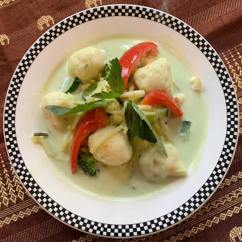 Green Curry Chicken with jasmine rice at Tom Yum Thai in Winnipeg, MB